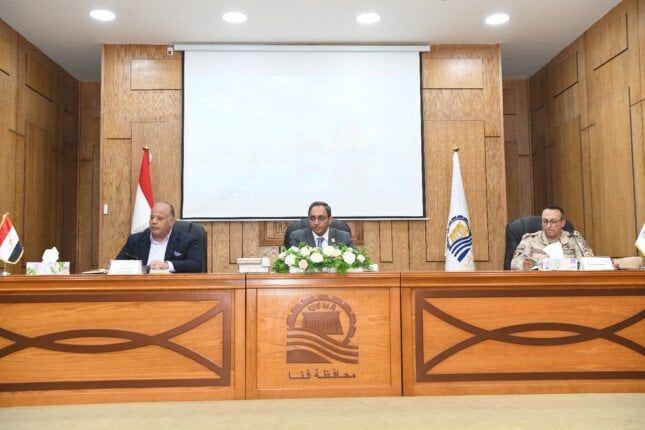 محافظ قنا يتابع الموقف التنفيذي لمشروعات «حياة كريمة» ويستعد للمرحلة الثانية محافظ قنا يتابع الموقف التنفيذي لمشروعات «حياة كريمة» ويستعد للمرحلة الثانية