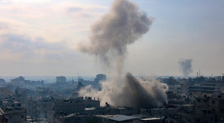 سقوط 5 شهداء في قصف الاحتلال الإسرائيلي على غزة وخان يونس سقوط 5 شهداء في قصف الاحتلال الإسرائيلي على غزة وخان يونس