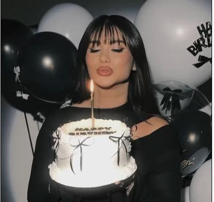 هدى الإتربي تخطف الأنظار في حفل عيد ميلادها هدى الإتربي تخطف الأنظار في حفل عيد ميلادها