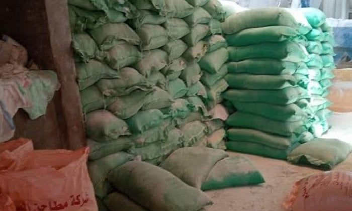 ضبط 14 طن دقيق مدعم قبل بيعها في السوق السوداء ضبط 14 طن دقيق مدعم قبل بيعها في السوق السوداء