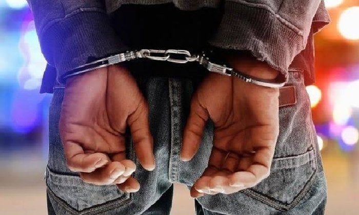 حبس المتهمين بالاستيلاء على مبلغ مالي من أجنبي بالجيزة حبس المتهمين بالاستيلاء على مبلغ مالي من أجنبي بالجيزة