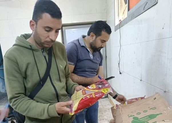 ضبط مواد غذائية منتهية الصلاحية بمخزن غير مرخص فى بنها بالقليوبية ضبط مواد غذائية منتهية الصلاحية بمخزن غير مرخص فى بنها بالقليوبية