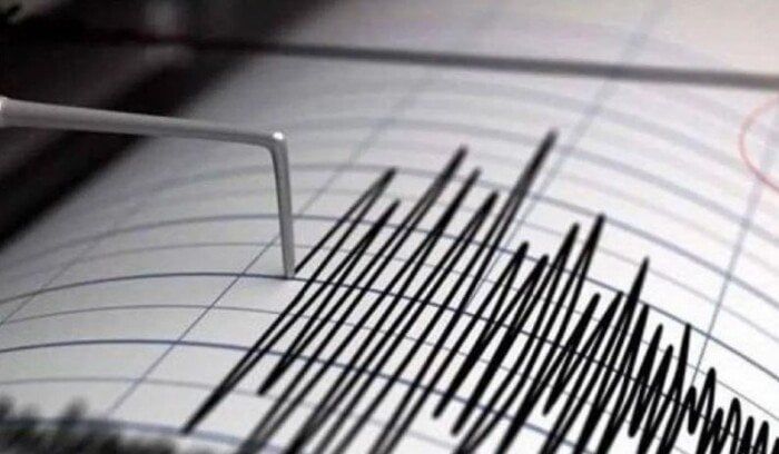 اليونان تحذر من حدوث تسونامى بعد الزلزال اليونان تحذر من حدوث تسونامى بعد الزلزال