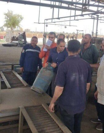 نقص 700 جرام في الأسطوانة.. تموين المنيا يحيل مخالفات مصنع بوتاجاز للنيابة نقص 700 جرام في الأسطوانة.. تموين المنيا يحيل مخالفات مصنع بوتاجاز للنيابة