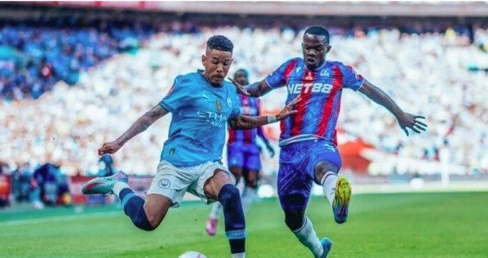 مانشستر سيتي يسقط أمام كريستال بالاس بهدف ويخسر لقب كأس الاتحاد الإنجليزي «فيديو» مانشستر سيتي يسقط أمام كريستال بالاس بهدف ويخسر لقب كأس الاتحاد الإنجليزي «فيديو»