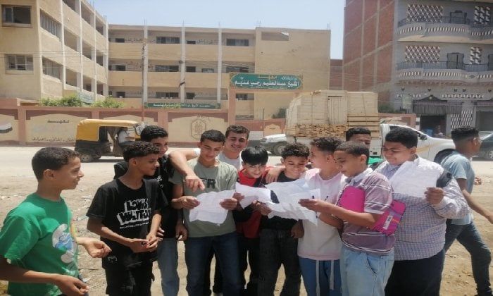 ارتياح بين طلاب الشهادة الإعدادية الأزهرية بالشرقية عقب أداء امتحان مادتى القرآن الكريم والكمبيوتر ارتياح بين طلاب الشهادة الإعدادية الأزهرية بالشرقية عقب أداء امتحان مادتى القرآن الكريم والكمبيوتر