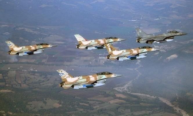 طيران الاحتلال يقصف مدرسة تأوي نازحين بحي الدرج في قطاع غزة طيران الاحتلال يقصف مدرسة تأوي نازحين بحي الدرج في قطاع غزة