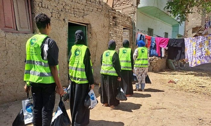 «أنتِ عظيمة» في البياضية: مستقبل وطن يوزع هدايا غذائية في الأقصر «أنتِ عظيمة» في البياضية: مستقبل وطن يوزع هدايا غذائية في الأقصر