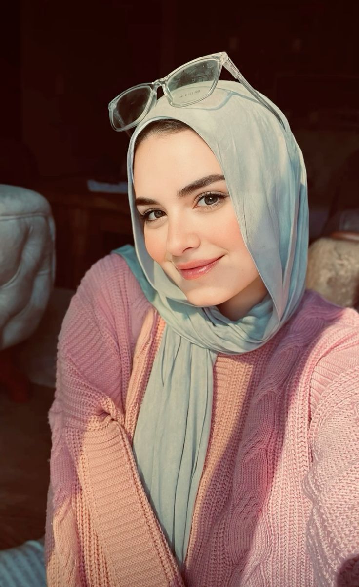 جميلة وعصرية| صور بنات كيوت محجبات لـ فيس بوك.. مقاسات مناسبة للبروفايل