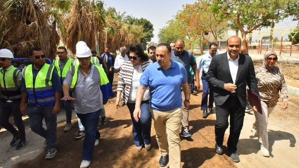 محافظ أسيوط يتفقد مشروعات تطوير مزارع الإنتاج الحيواني بعرب مطير والعوامر محافظ أسيوط يتفقد مشروعات تطوير مزارع الإنتاج الحيواني بعرب مطير والعوامر