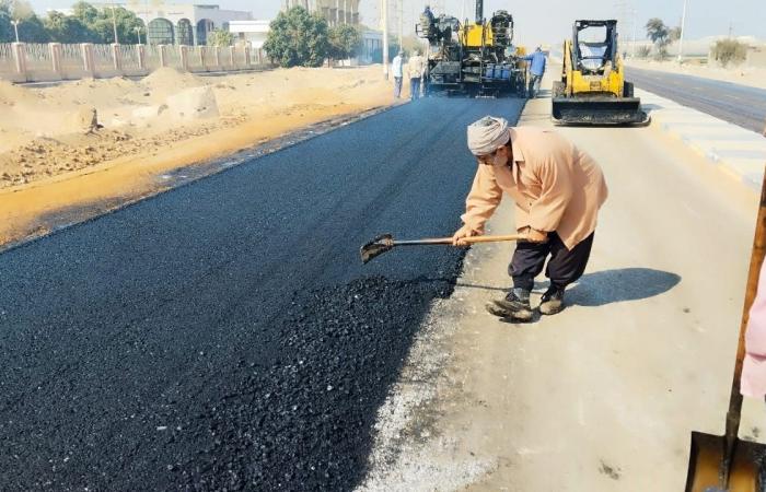 بتكلفة 17 مليون جنيه.. بدء رصف طريق بني غالب - جحدم بطول 4.5 كم بأسيوط - خليج نيوز