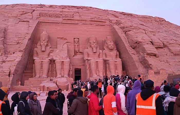 بسبب الغيوم.. تعذر حدوث ظاهرة تعامد الشمس علي وجه الملك رمسيس - خليج نيوز