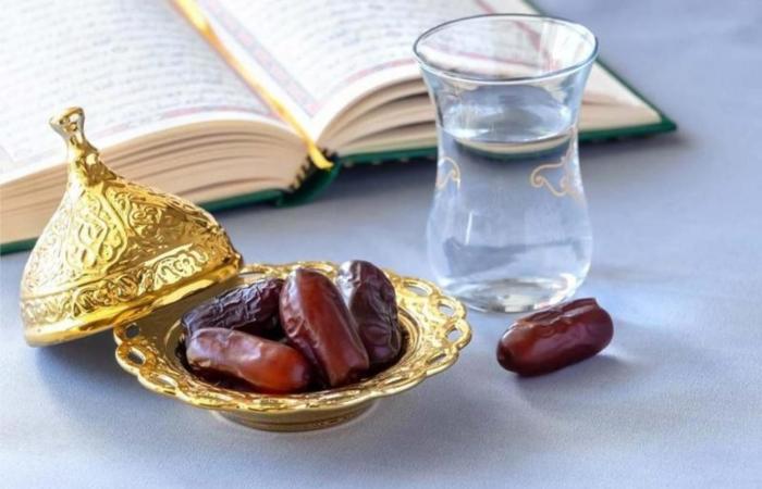 حكم صيام يوم الشك قبل رمضان .. مختار جمعة يجيب - خليج نيوز