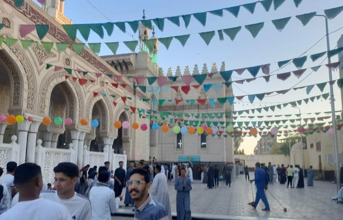 مسجد عبدالرحيم القنائى.. قبلة المصلين لأداء صلاة التراويح في رمضان - خليج نيوز