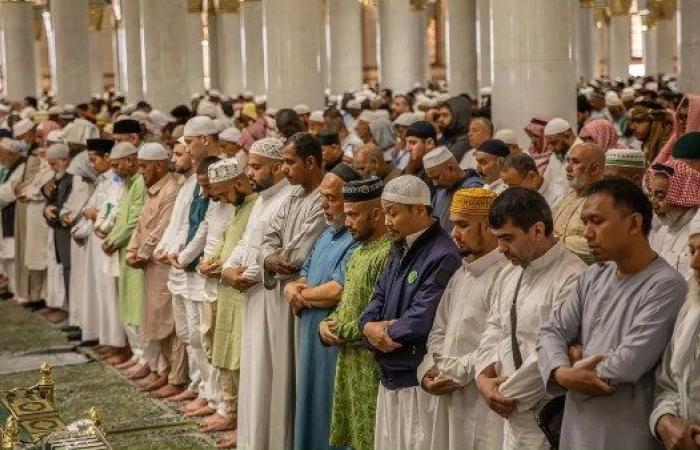 خطيب المسجد النبوي: رمضان شهر الإخلاص والإقبال على الله والأنس بطاعته - خليج نيوز