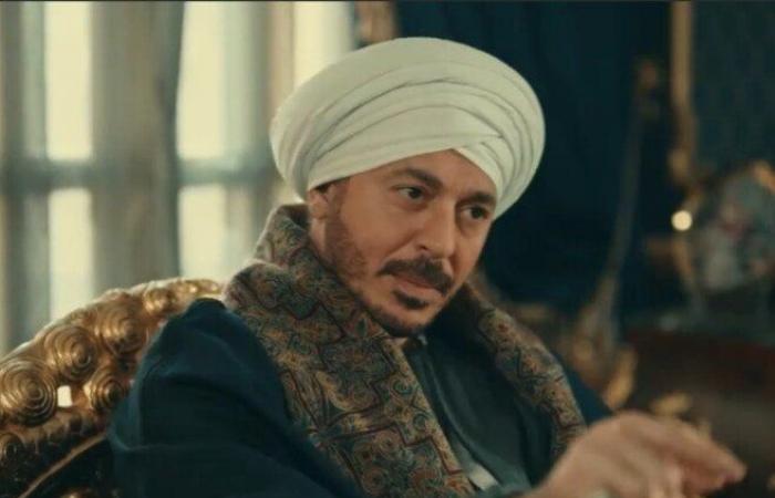 ملخص مسلسل حكيم باشا الحلقة 8.. مصطفى شعبان يأخذ ابنه إلى مغارة الآثار السرية - خليج نيوز