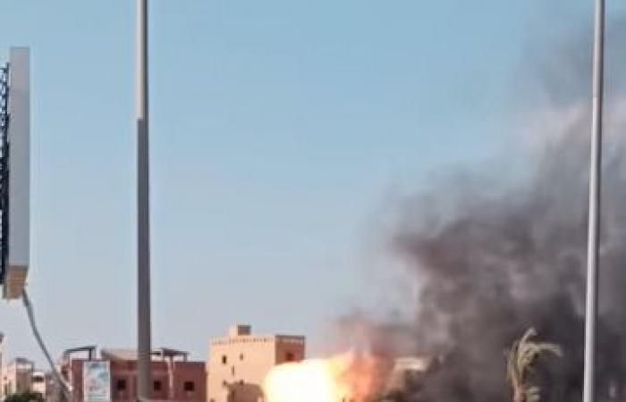 اندلاع حريق هائل في خط غاز رئيسي على طريق الواحات بأكتوبر.. صور - خليج نيوز