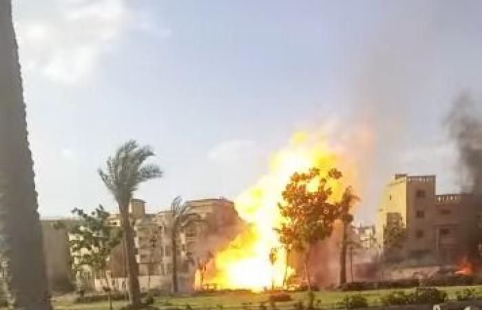 اندلاع حريق هائل في خط غاز رئيسي على طريق الواحات بأكتوبر.. صور - خليج نيوز