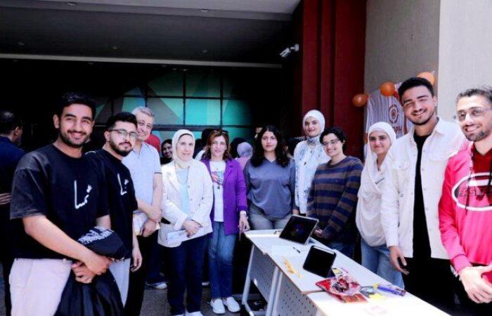 «مكانك معانا».. الجمعية العلمية الطلابية بطب المنصورة الجديدة تطلق حملة تعريفية شاملة - خليج نيوز