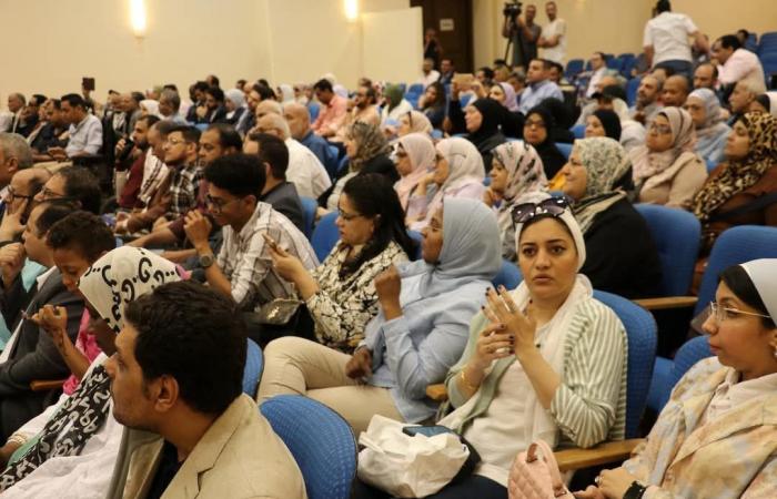الوطنية للانتخابات تنظم ندوة تثقيفية تحت شعار شارك.. صوتك هيوصل - خليج نيوز
