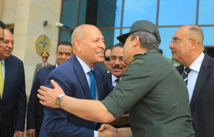 من قلب الأكاديمية العسكرية وبحضور المحافظين وقيادات الدولة.. محمد كمال يحصل على زمالة الدفاع الوطني بأطروحة نوعية عن الإعلام والتطرف
