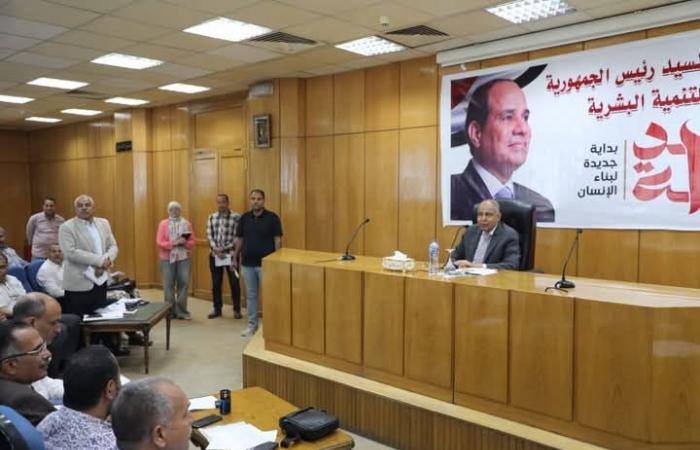محافظ المنيا يناقش ملفات ساخنة مع مواطنى ابوقرقاص وملوى و ديرمواس ومساعدات مادية واعانات عاجلة لحالات انسانية