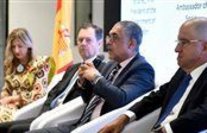 الهيئة العامة للاستثمار تشهد توقيع اتفاقية للتعاون التقني بين مجموعة السويدي و«سيرسي» الإسباني لأبحاث موارد الطاقة
