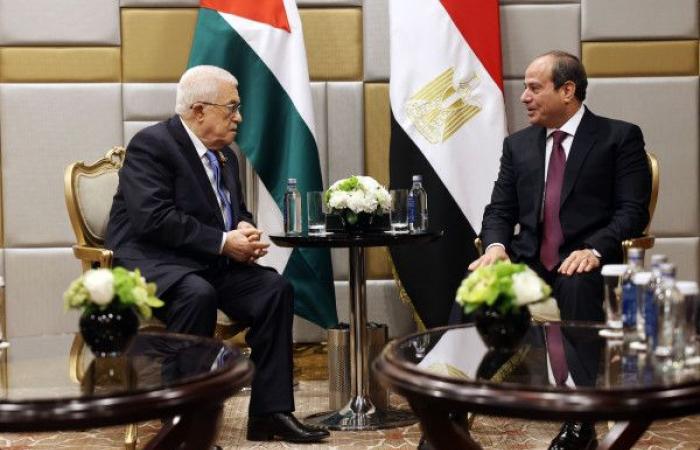 الرئيس عباس يجتمع مع نظيره المصري في موسكو