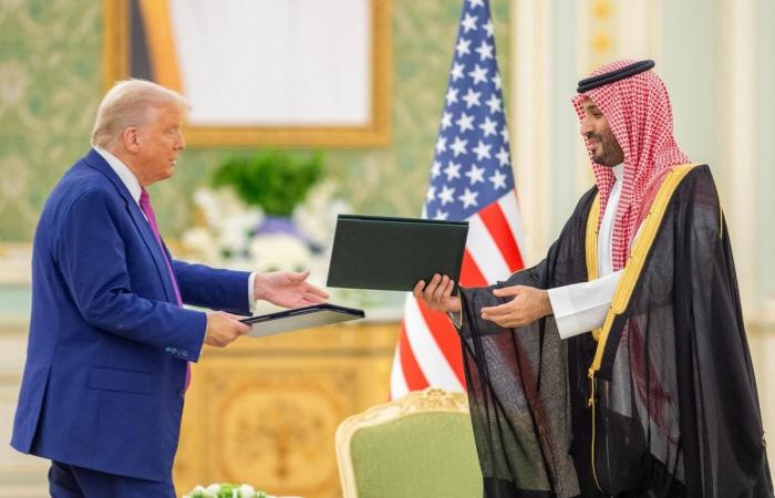 ولي العهد والرئيس الأمريكي يرأسان أعمال القمة السعودية الأمريكية ويوقعان وثيقة الشراكة الاقتصادية الإستراتيجية بين حكومتي البلدين