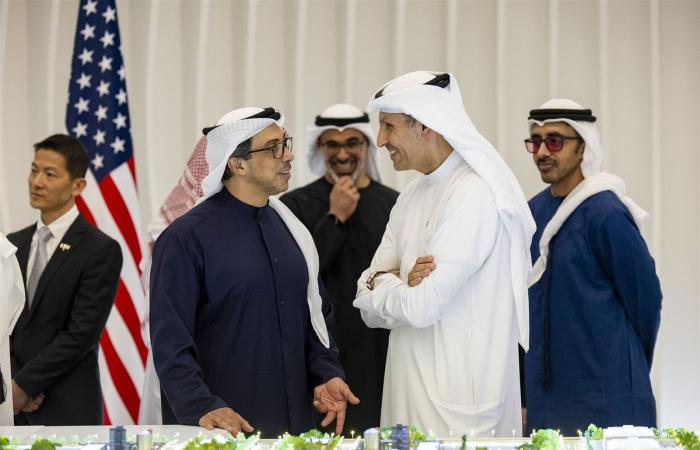 أبوظبي تطلق أكبر مجمع الذكاء الاصطناعي خارج أمريكا: شراكة إماراتية-أمريكية ترسم مستقبل التكنولوجيا