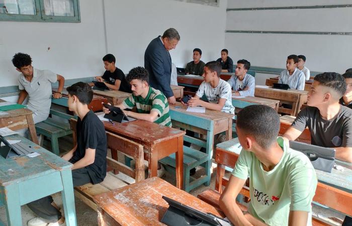 انطلاق ماراثون امتحانات نهاية العام لصفوف النقل بالبحيرة.. صور - خليج نيوز