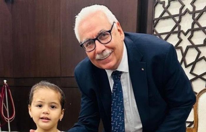 وزير الصحة يعود جرحى من قطاع غزة يتلقون العلاج في تونس
