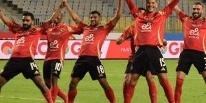 27 لاعبًا في الأهلي والزمالك وبيراميدز تنتهي عقودهم آخر الموسم - خليج نيوز