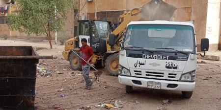 رفع 2000 طن قمامة خلال 3 أسابيع بأسوان - خليج نيوز