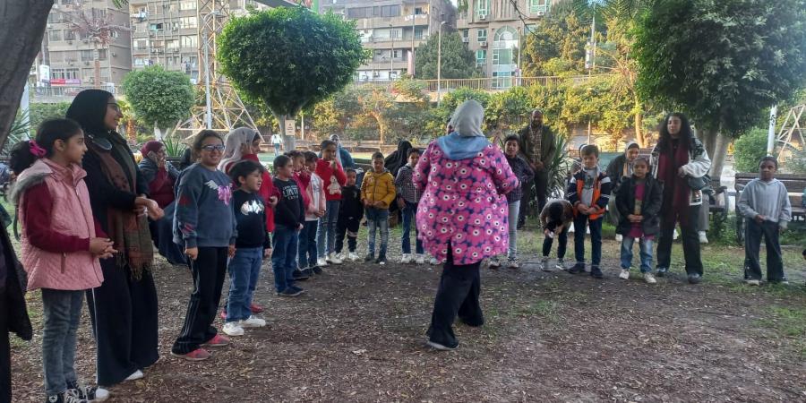 بالصور.. ورشة عمل فنية لأبناء العاملين بحي العجوزة في حديقة الطفل - خليج نيوز