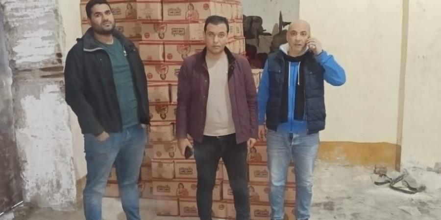 ضبط 2 طن مكرونة تموينية قبل بيعها بالسوق السوداء بالشرقية - خليج نيوز