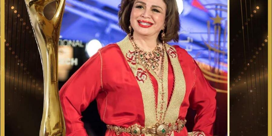 "عاشقة لبنان".. وزير الإعلام يكّرم فنانة مصرية شهيرة (فيديو) - خليج نيوز