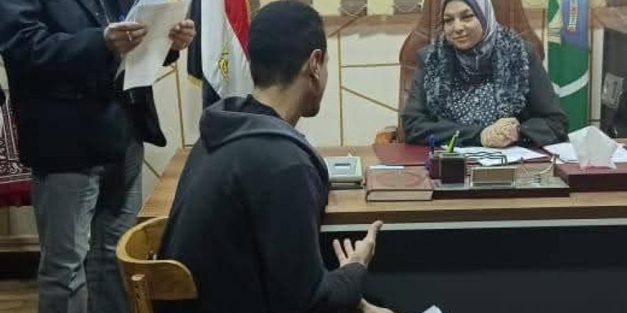 رئيس مدينة مطاي تلتقي بالمواطنين وتستمع لشكاواهم - خليج نيوز