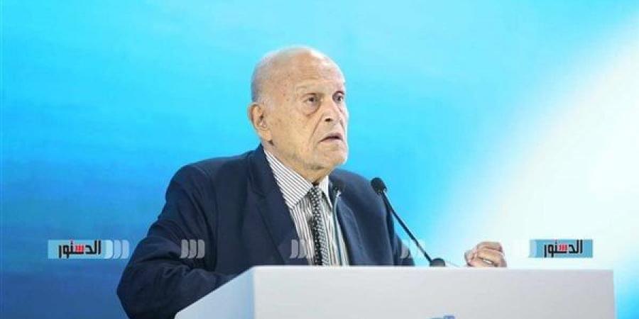 «دائمًا يبهرنا».. لميس الحديدي تطالب بإطلاق اسم الدكتور مجدي يعقوب على مطار أسوان خليج نيوز