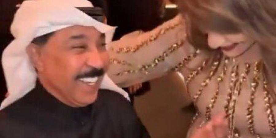 بعد أزمة عبد المجيد عبد الله.. عبد الله الرويشد يتصدر التريند بسبب قبلة - خليج نيوز