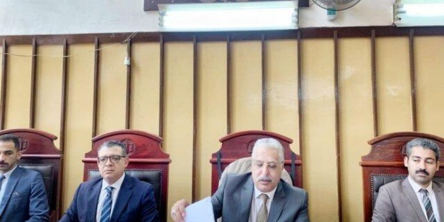 السجن 5 سنوات لفتاة هددت شابًا بنشر صور فاضحة ببورسعيد - خليج نيوز