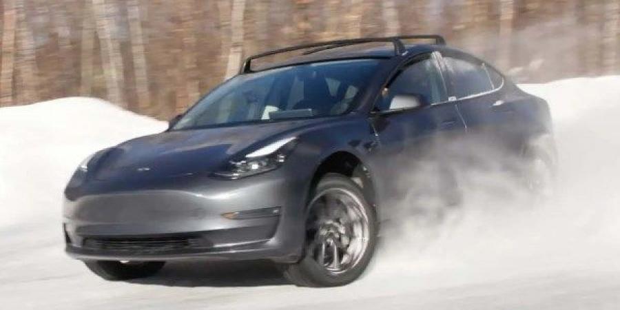 سيارة تسلا Model 3 تحطم الرقم القياسي في سباق الرالي.. شاهد - خليج نيوز