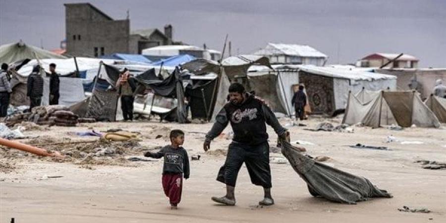 الأونروا تحذّر من مخاطر تعرض مئات الآلاف من الفلسطينيين فى غزة للبرد القارص خليج نيوز